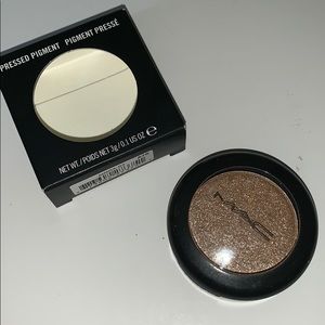 MAC - Day Gleam - pressed Pigment - BNIB